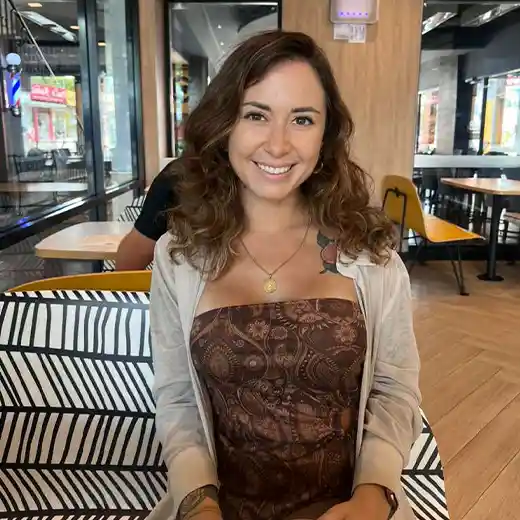 echo hostel owner Joelle