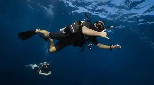 Echo Divers Koh Tao SSI Open Water student enjoying an open water dive in Koh Tao, Thailand